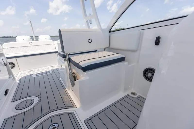  Yacht Photos Pics Manufacturer Provided Image