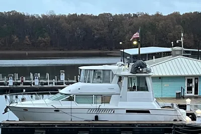 Carver 500 Cockpit Motor Yacht