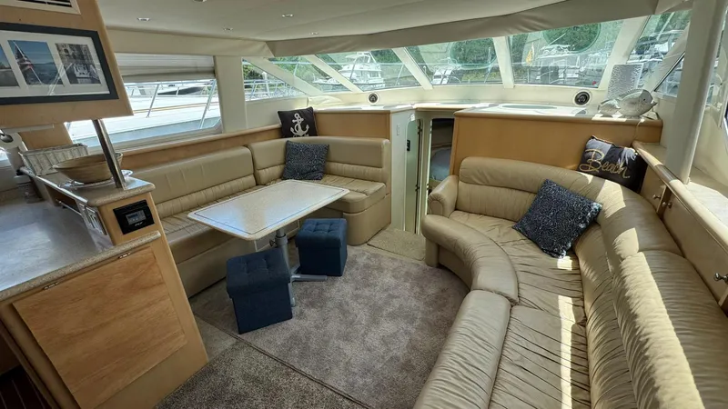 Bella Roo Yacht Photos Pics 1997 Carver 500 Cockpit Salon