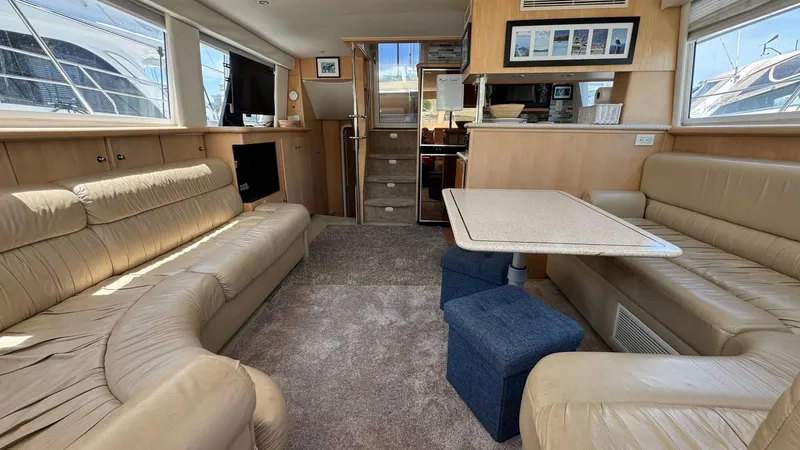 Bella Roo Yacht Photos Pics 1997 Carver 500 Cockpit Salon looking aft