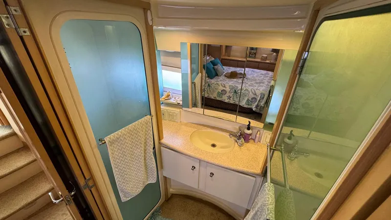 Bella Roo Yacht Photos Pics 1997 Carver 500 Cockpit Aft Owner's Stateroom with Ensuite