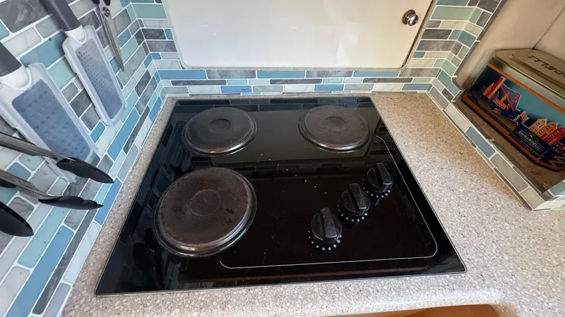 Bella Roo Yacht Photos Pics 1997 Carver 500 Cockpit Galley