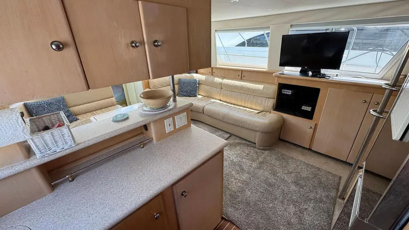 Bella Roo Yacht Photos Pics 1997 Carver 500 Cockpit Galley