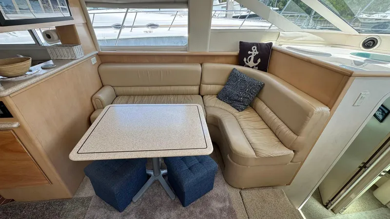 Bella Roo Yacht Photos Pics 1997 Carver 500 Cockpit Dinette