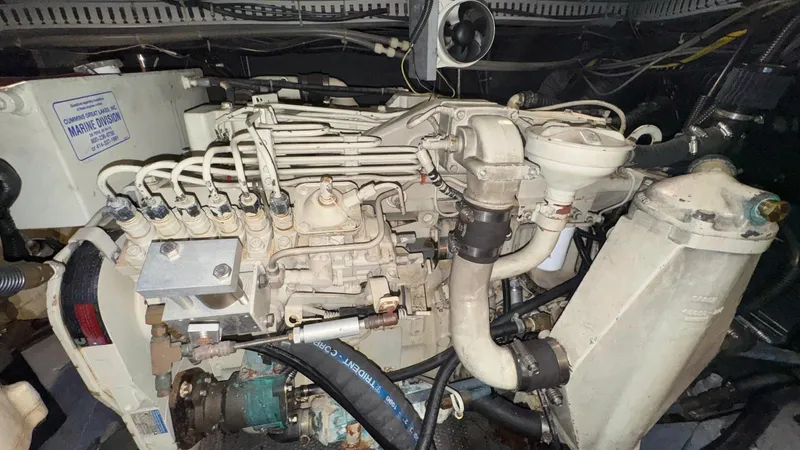 Bella Roo Yacht Photos Pics 1997 Carver 500 Cockpit Engine Room