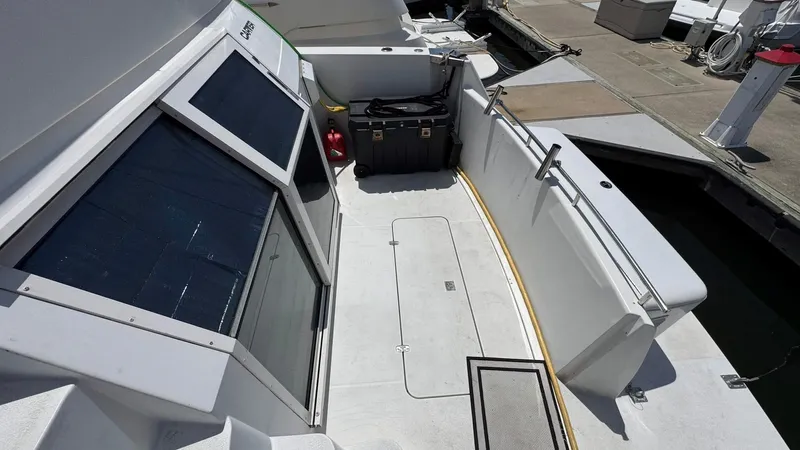 Bella Roo Yacht Photos Pics 1997 Carver 500 Cockpit