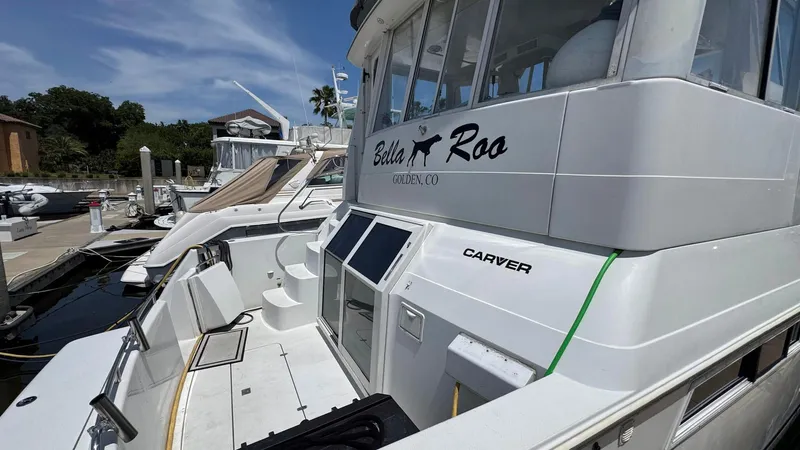 Bella Roo Yacht Photos Pics 1997 Carver 500 Cockpit