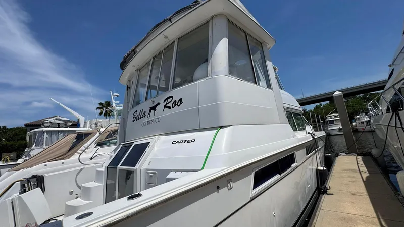 Bella Roo Yacht Photos Pics 1997 Carver 500 Cockpit
