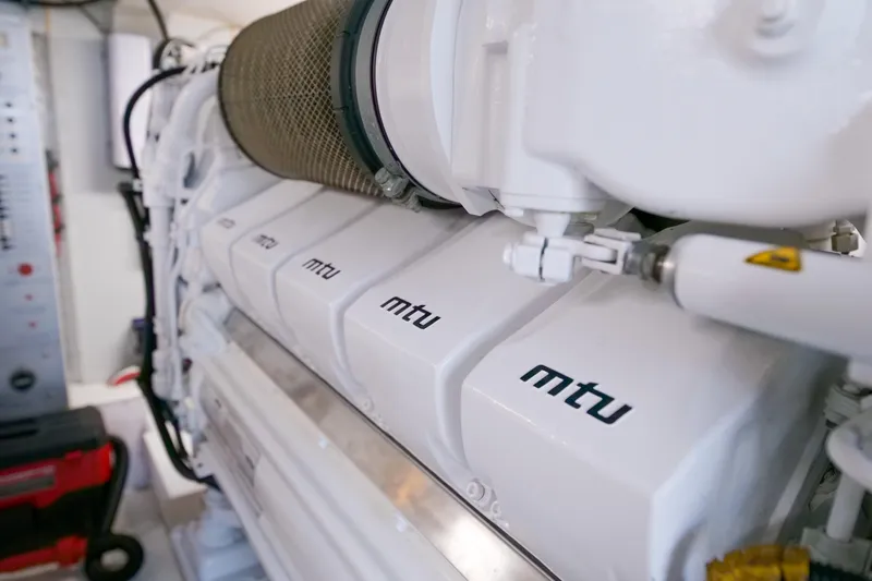 Legal Holiday Yacht Photos Pics 