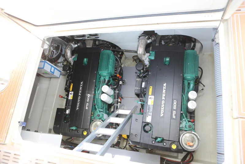 Integrity Yacht Photos Pics Volvo D6 diesels - 460 hours