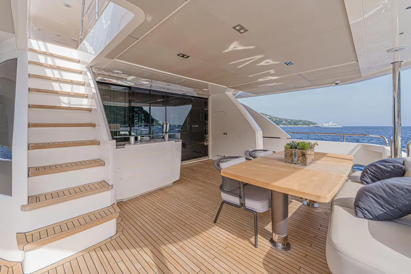Avalon Yacht Photos Pics 