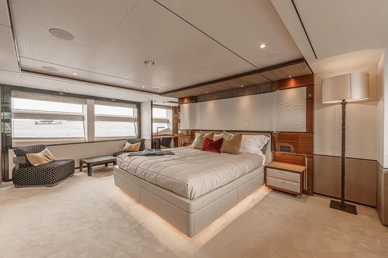 Avalon Yacht Photos Pics 