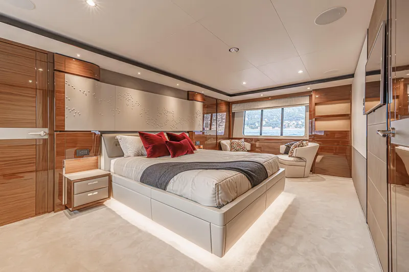 Avalon Yacht Photos Pics 