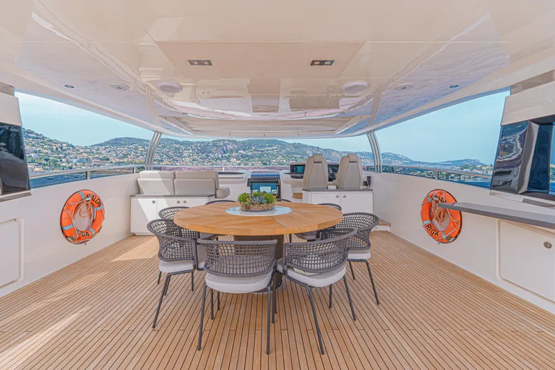 Avalon Yacht Photos Pics 