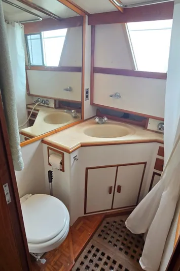 Interlude Yacht Photos Pics 