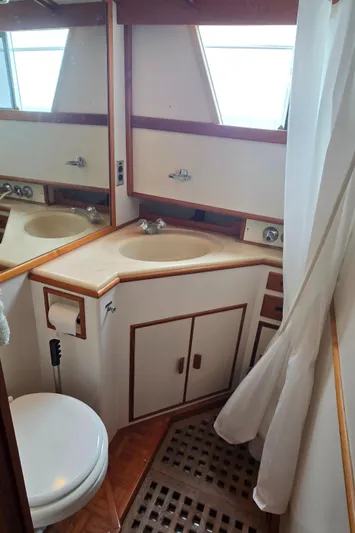 Interlude Yacht Photos Pics 