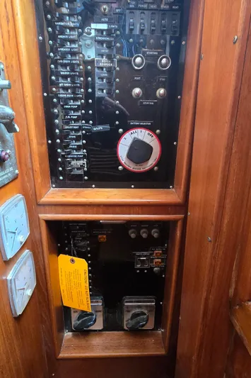 Interlude Yacht Photos Pics 