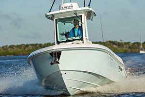 2023 Everglades 235 Center Console