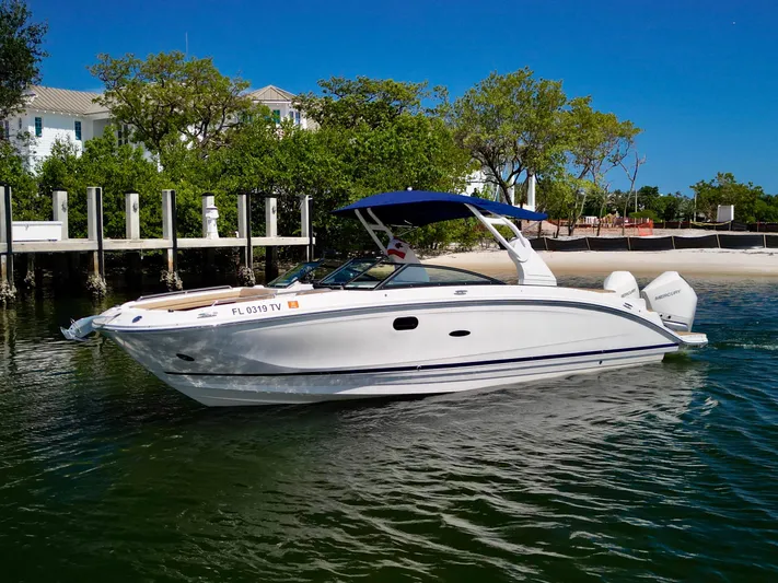  Yacht Photos Pics 2019 Sea Ray 290 SDX - Profile