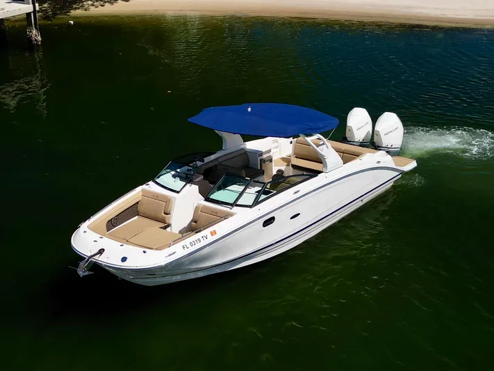  Yacht Photos Pics 2019 Sea Ray 290 SDX - Deck and Seating