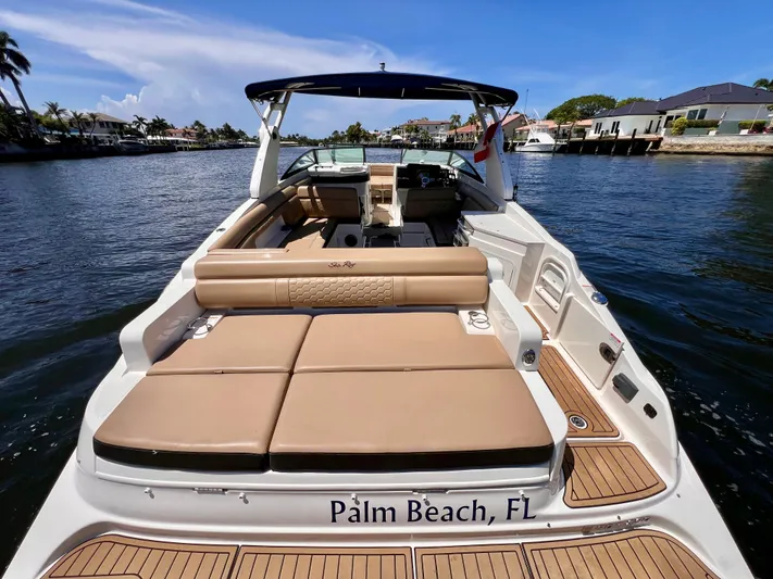  Yacht Photos Pics 2019 Sea Ray 290 SDX - Aft Seating