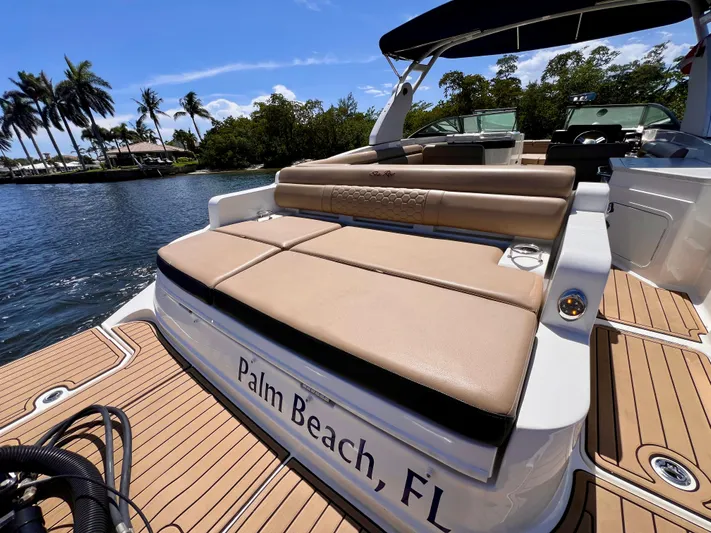  Yacht Photos Pics 2019 Sea Ray 290 SDX Aft Seating
