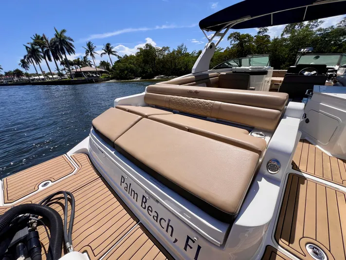  Yacht Photos Pics 2019 Sea Ray 290 SDX Aft Seating