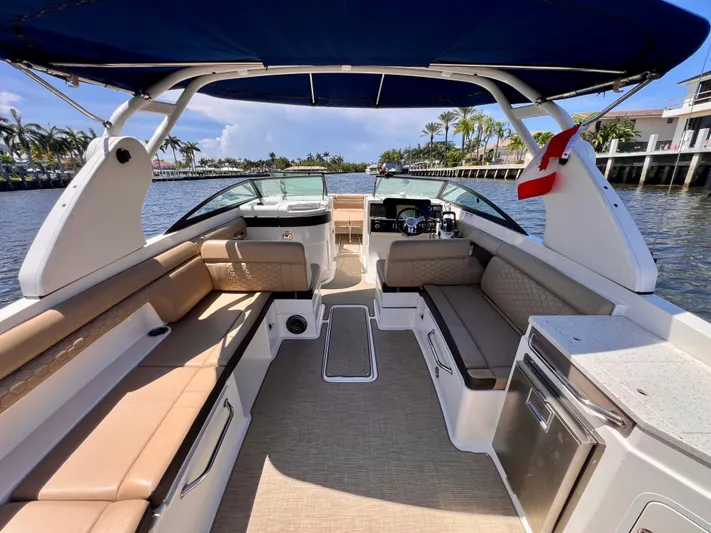  Yacht Photos Pics 2019 Sea Ray 290 SDX - Port and Starboard Seating
