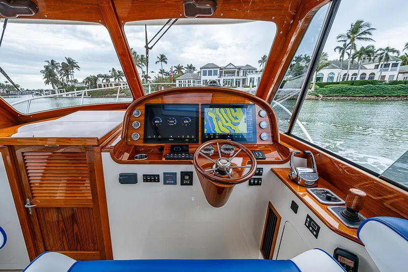 Scusi Yacht Photos Pics 