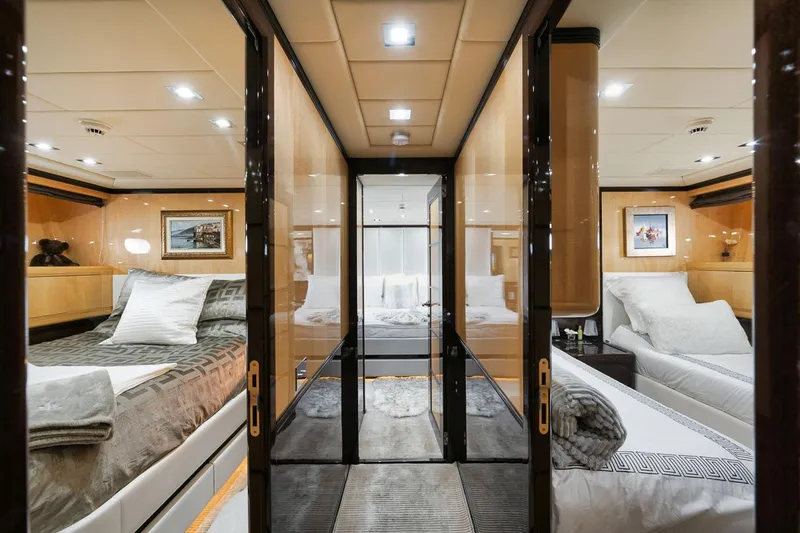 Tatami Yacht Photos Pics 