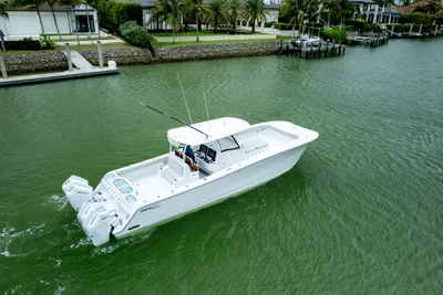 Front Runner 37 Catamaran
