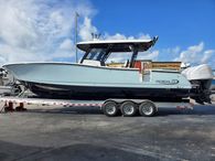 2023 Robalo R360