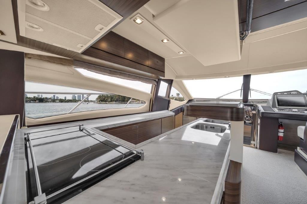 2014 Azimut 64 