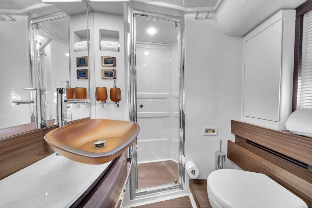 2014 Azimut 64 