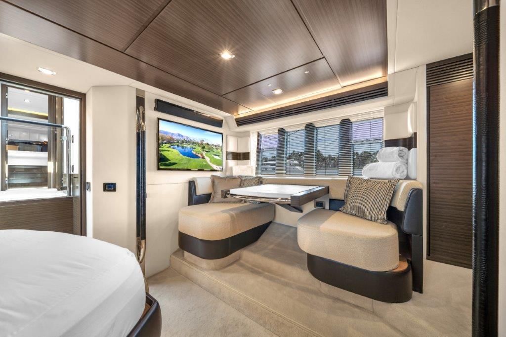 2014 Azimut 64 