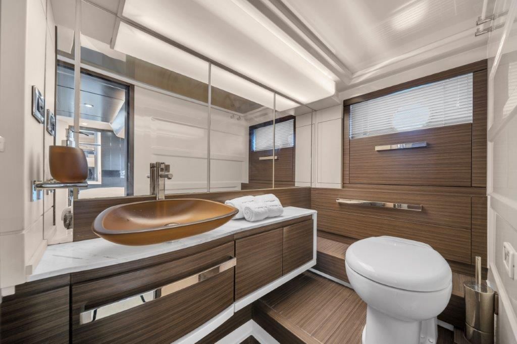 2014 Azimut 64 