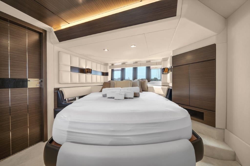2014 Azimut 64 