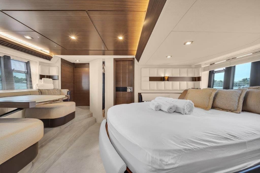 2014 Azimut 64 