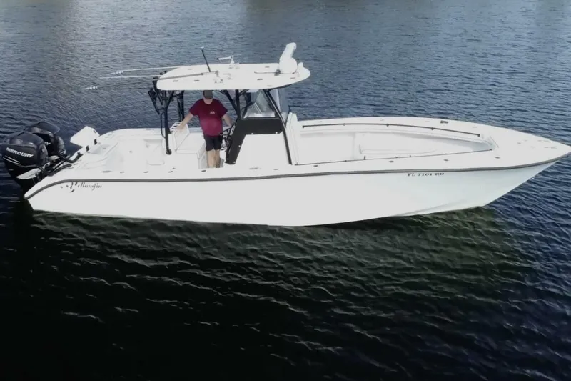  Yacht Photos Pics 2017 Yellowfin 32 Center Console - Profile