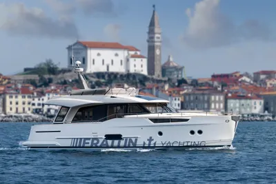 2023 Greenline 48 Fly