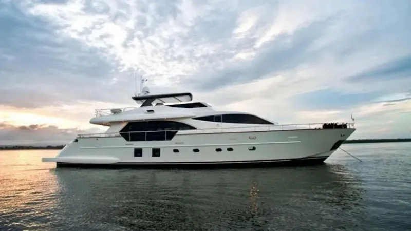 Tureddi 92 Yacht Photos Pics Luxury yacht Tureddi 92, 2026 model, cruising at sunset on calm waters.