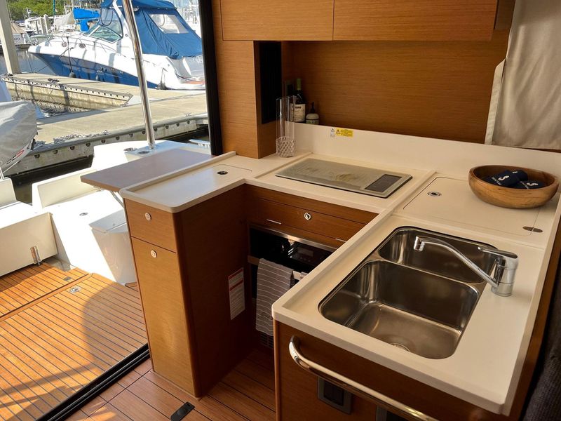 2021 Beneteau Swift Trawler 41