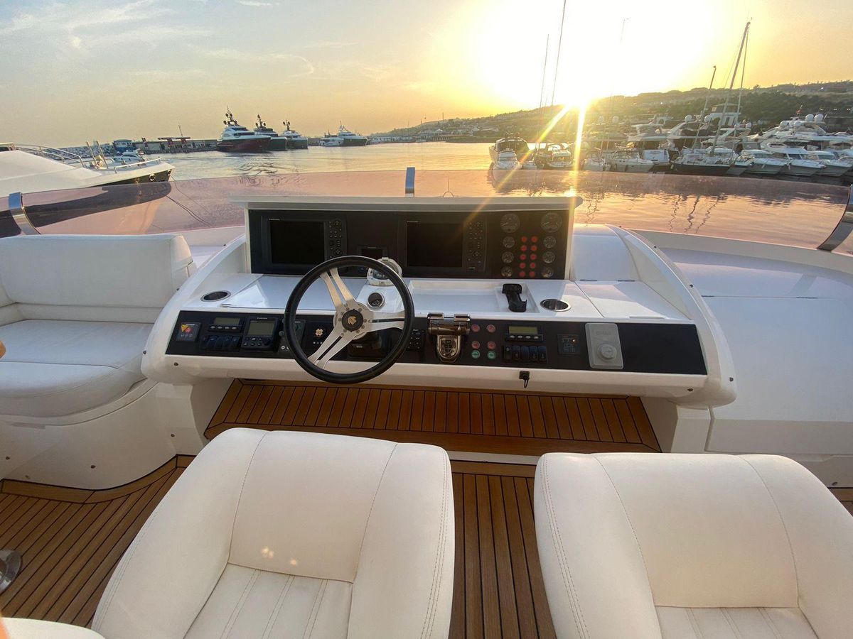 2011 Princess 85 