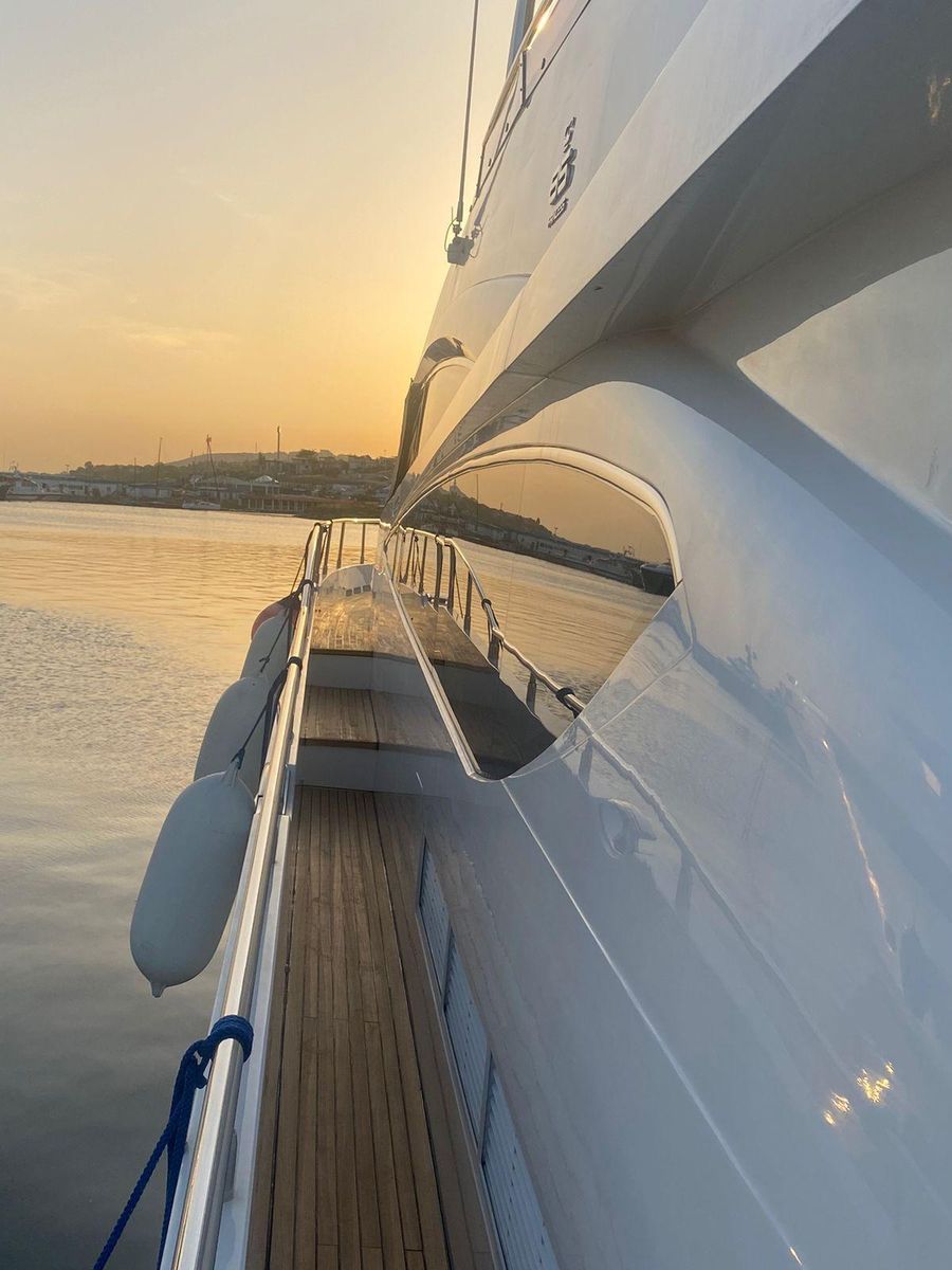 2011 Princess 85 