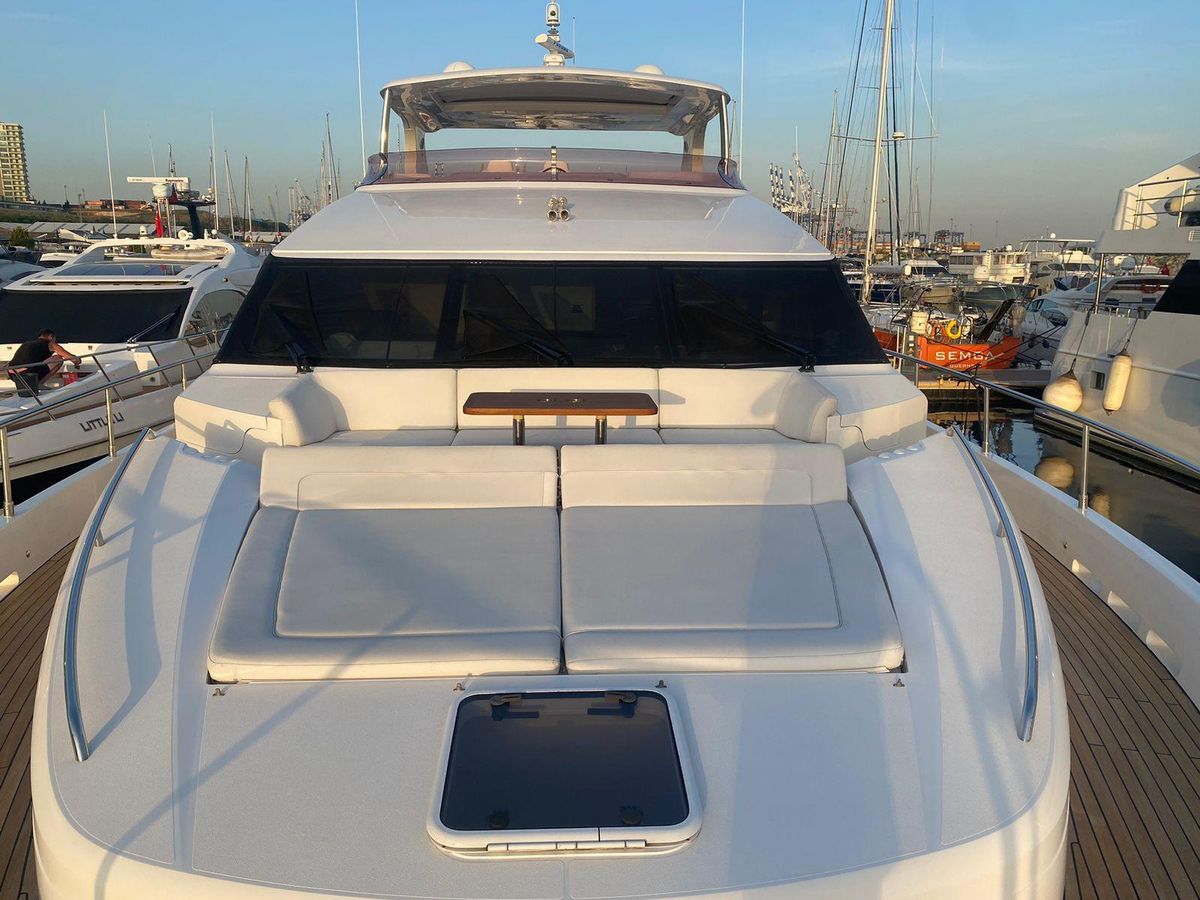 2011 Princess 85 