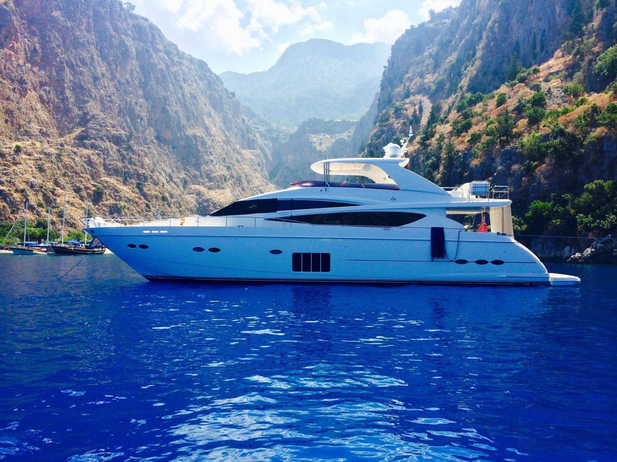 2011 Princess 85 