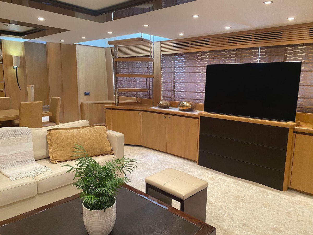 2011 Princess 85 