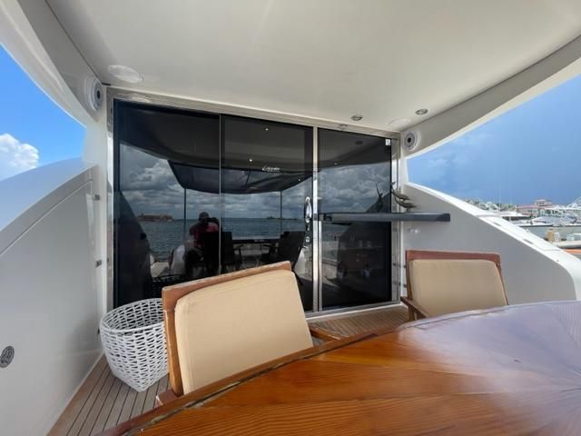 2007 Lazzara Yachts LSX