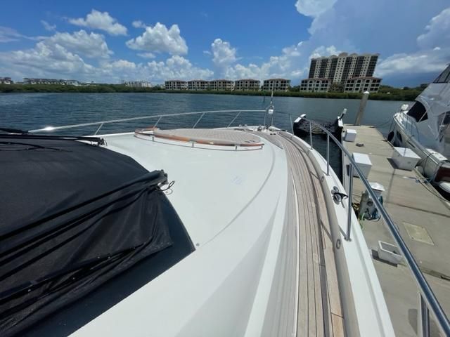 2007 Lazzara Yachts LSX