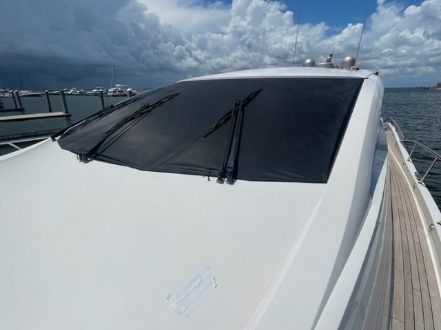 2007 Lazzara Yachts LSX